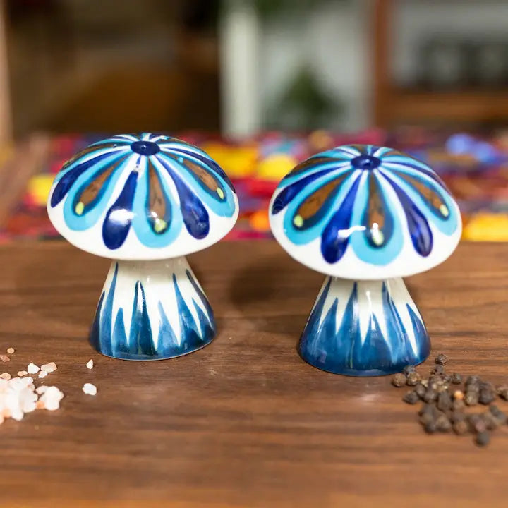 SHAKER SALT PEPPER MUSHROOM