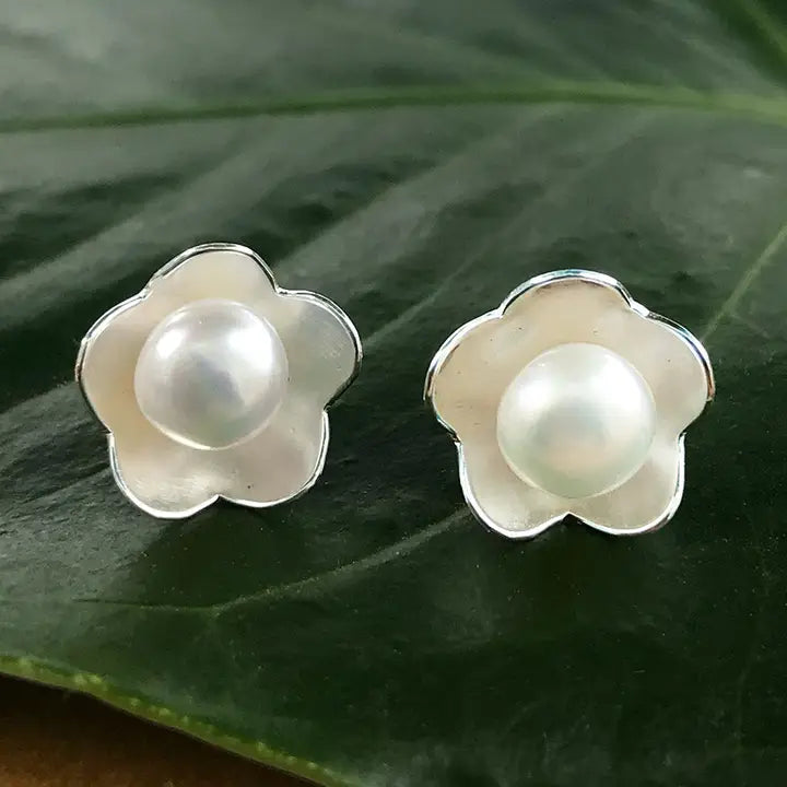 EARRING STUD HIDDEN PEARL