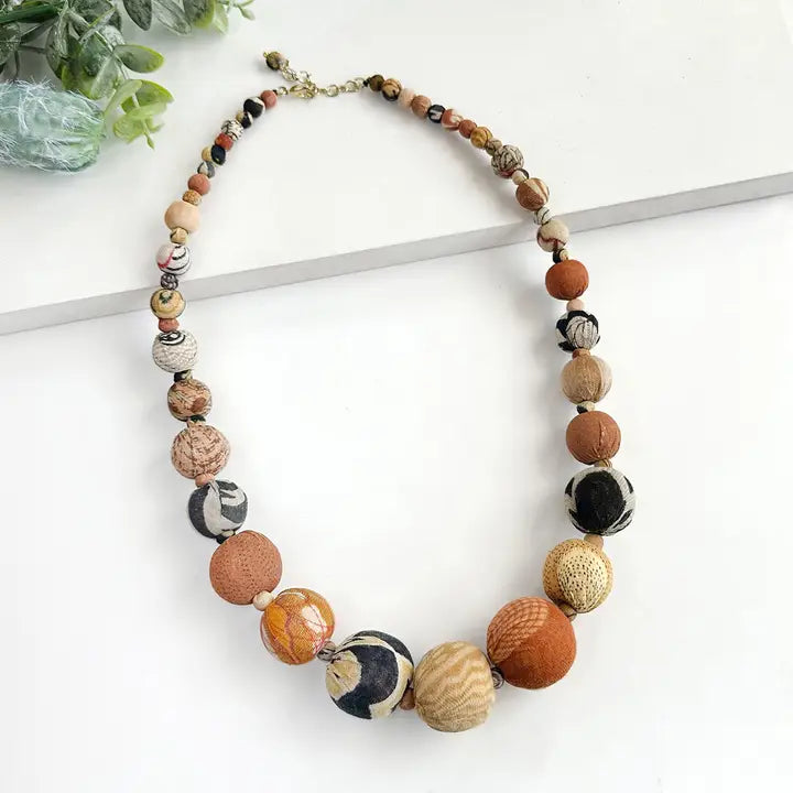 NECKLACE KANTHA DESERTSCAPE