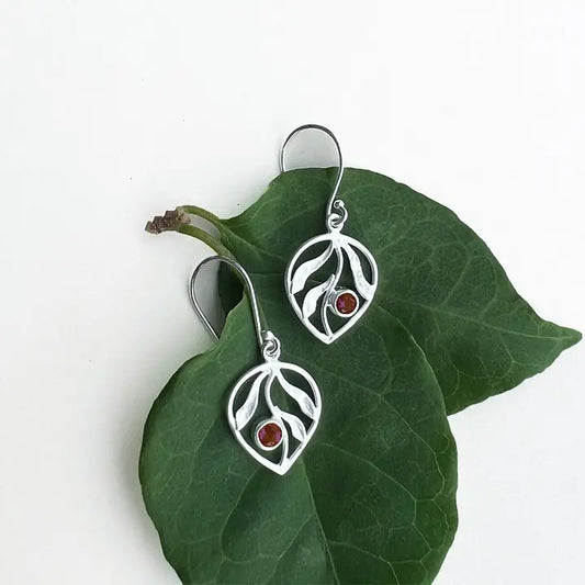 EARRINGS WHISPERING LEAF GARNET