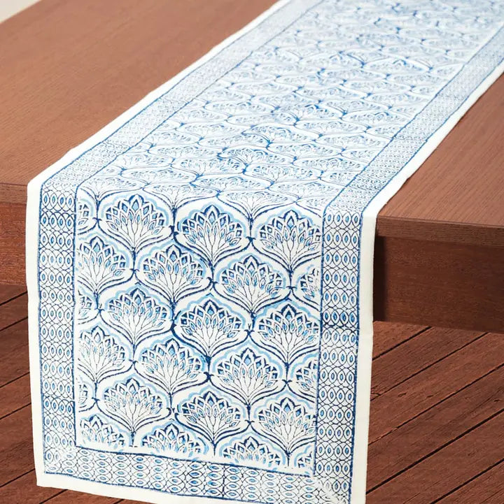 RUNNER TABLE LOTUS