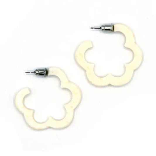 EARRING DAISY BONE HOOP