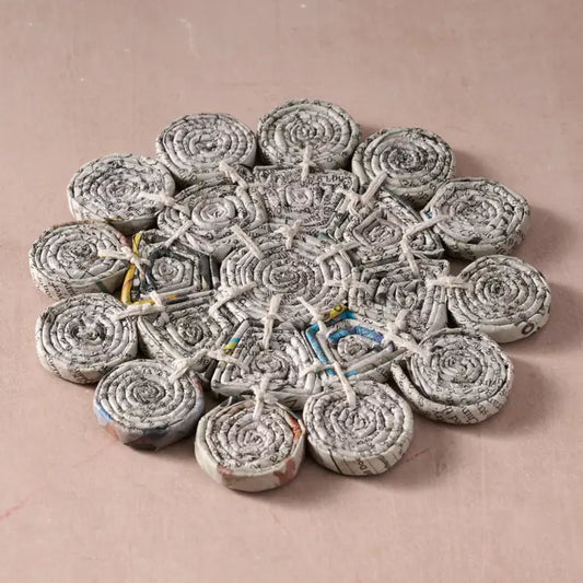TRIVET BALITA ROUND ROLLED NEWSPAPER